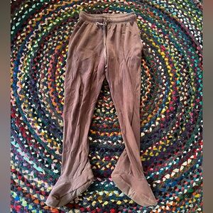 Dusty rose color Feejays sweatpants with feet attached!